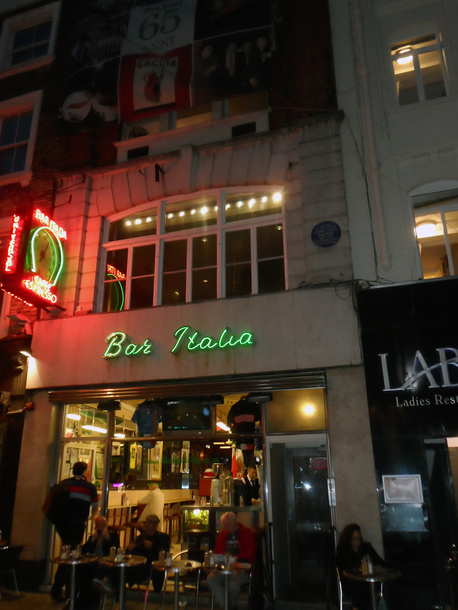 Where to eat breakfast in Soho before nine on a weekday