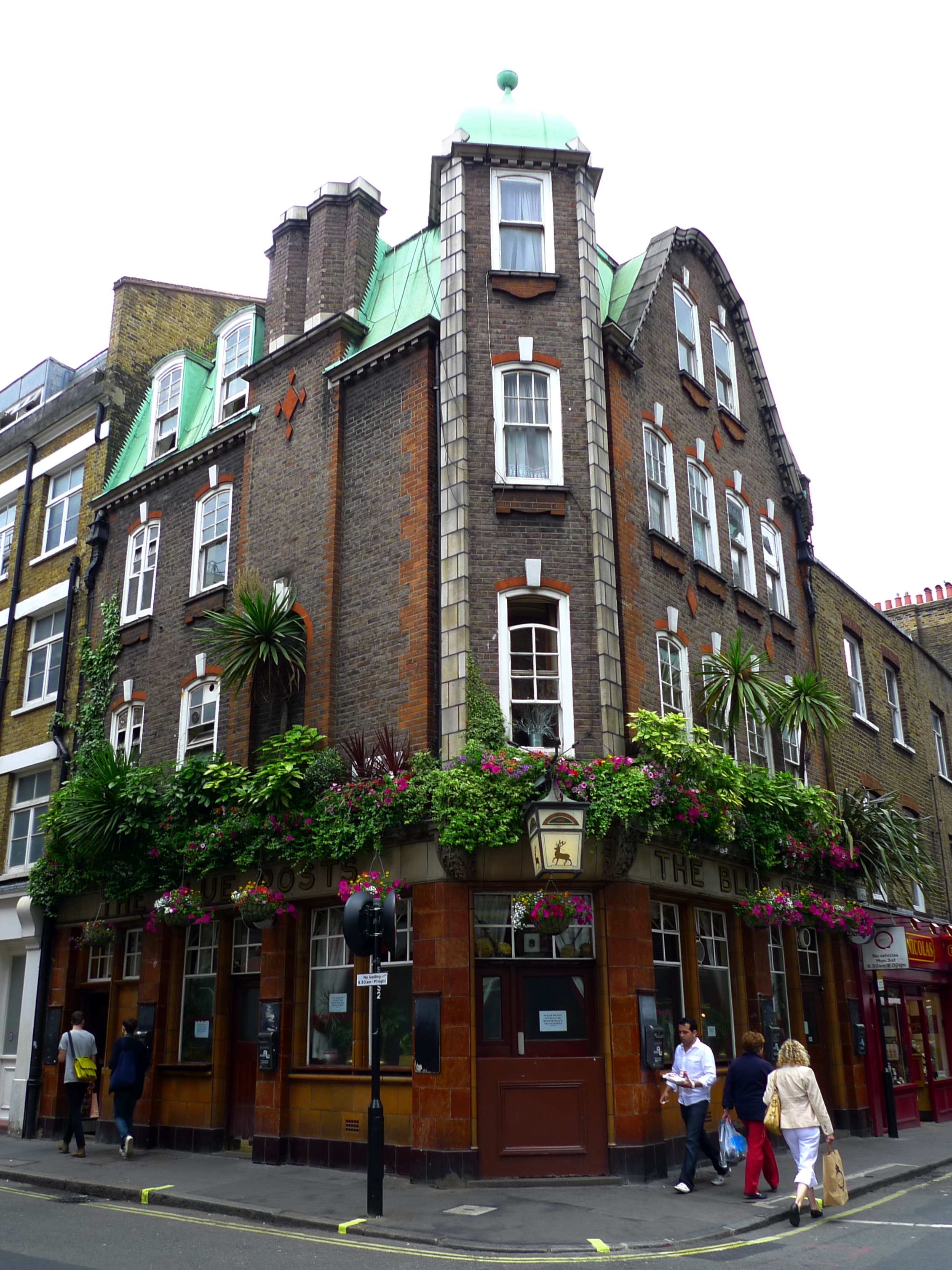 The Blue Posts on Berwick Street: what to order and when to go