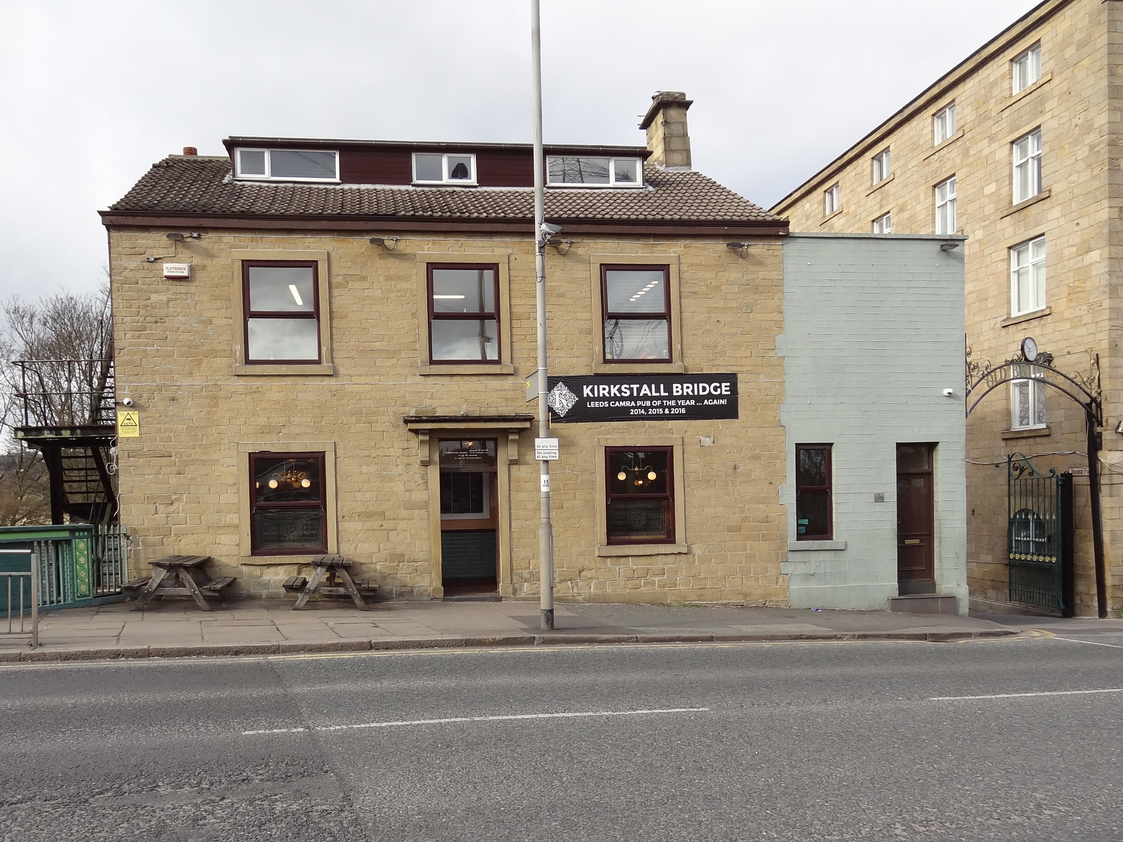 Kirkstall Bridge Inn